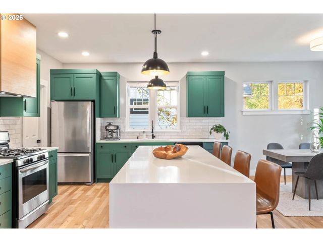 2632 Nw ORDWAY Ave, Bend, OR 97703