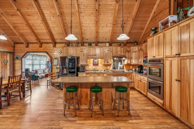 4012 Payne Cove Rd, Pelham, TN 37366
