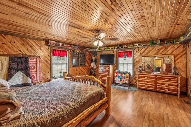 4012 Payne Cove Rd, Pelham, TN 37366