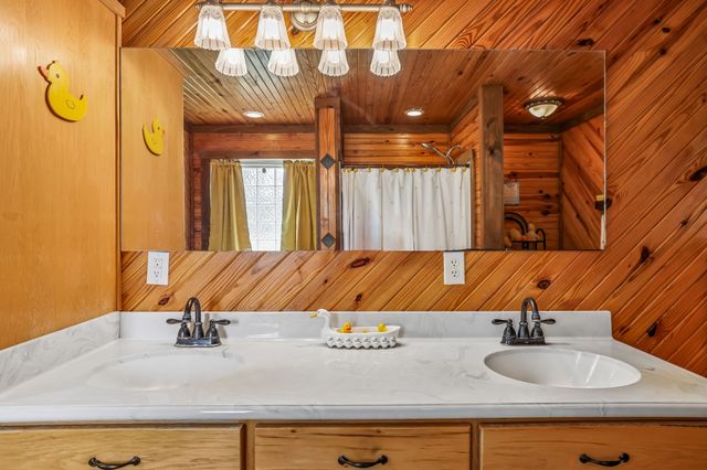 4012 Payne Cove Rd, Pelham, TN 37366