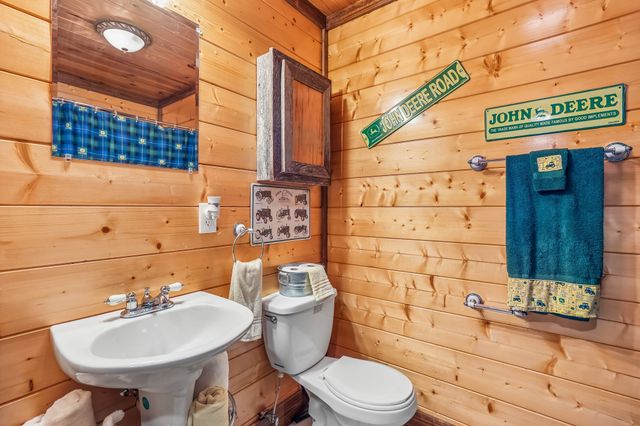 4012 Payne Cove Rd, Pelham, TN 37366