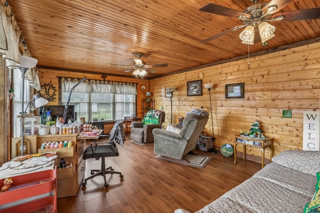 4012 Payne Cove Rd, Pelham, TN 37366