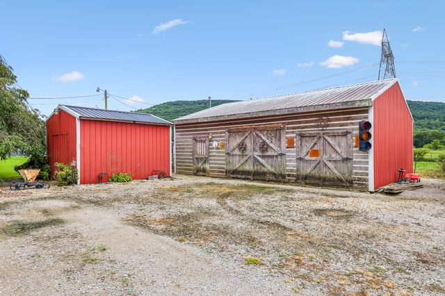 4012 Payne Cove Rd, Pelham, TN 37366