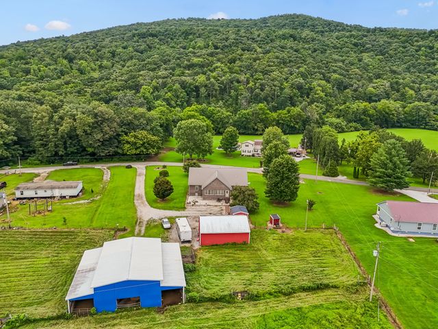 4012 Payne Cove Rd, Pelham, TN 37366