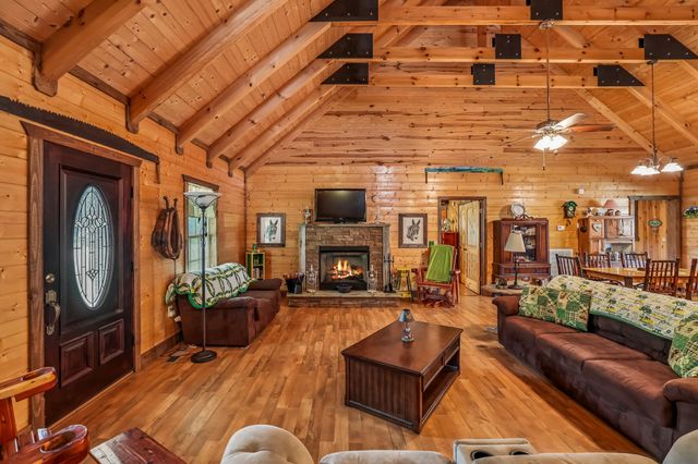 4012 Payne Cove Rd, Pelham, TN 37366