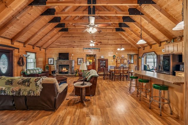 4012 Payne Cove Rd, Pelham, TN 37366