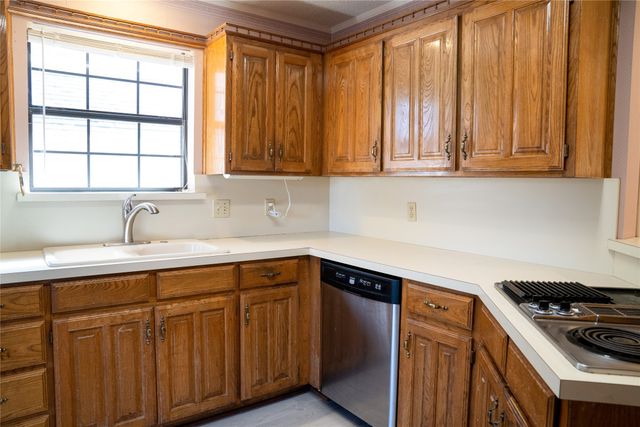 5202 Bradley Lane, Arlington, TX 76017