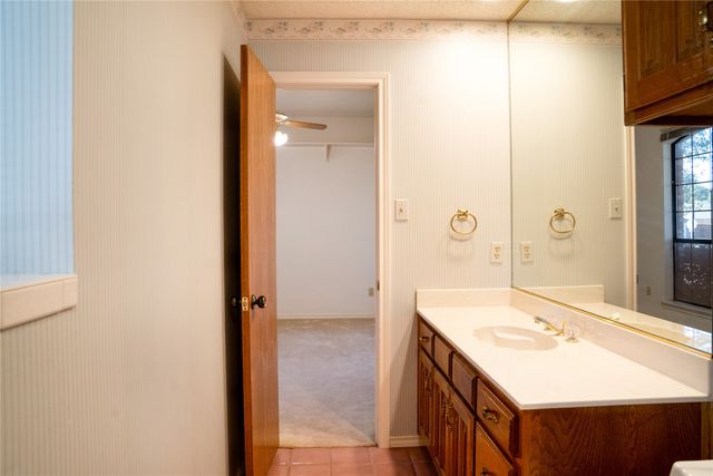 5202 Bradley Lane, Arlington, TX 76017