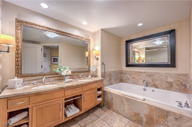 2000 Fashion Show Drive 4015, Las Vegas, NV 89109