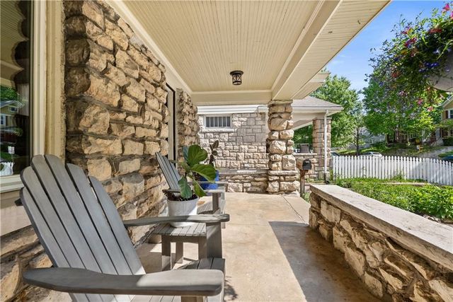 4136 CHARLOTTE Street, Kansas City, MO 64110