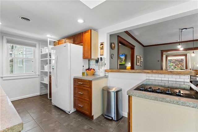 4136 CHARLOTTE Street, Kansas City, MO 64110