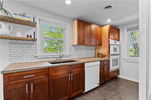 4136 CHARLOTTE Street, Kansas City, MO 64110