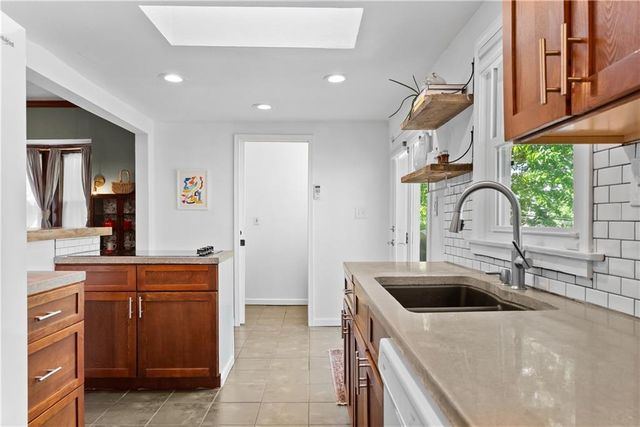4136 CHARLOTTE Street, Kansas City, MO 64110