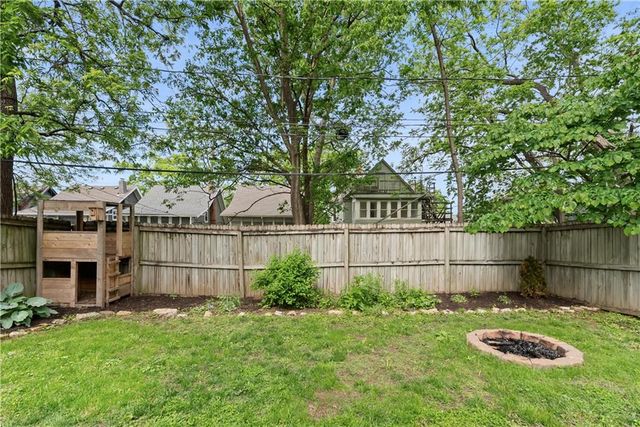 4136 CHARLOTTE Street, Kansas City, MO 64110