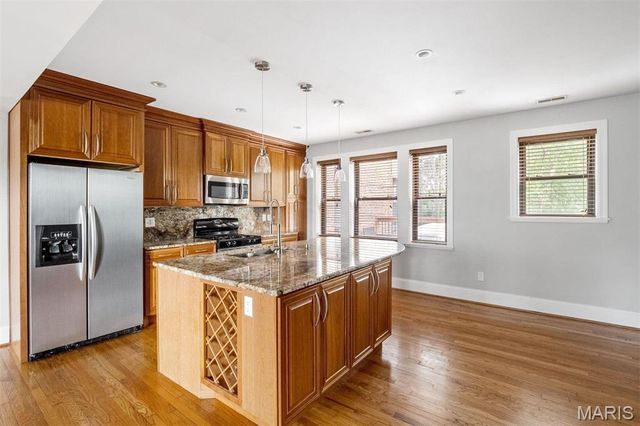 319 N Taylor Avenue C, St Louis, MO 63108