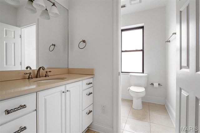 319 N Taylor Avenue C, St Louis, MO 63108