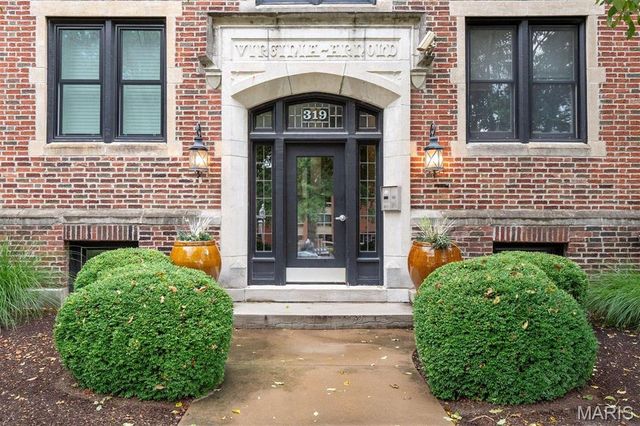 319 N Taylor Avenue C, St Louis, MO 63108