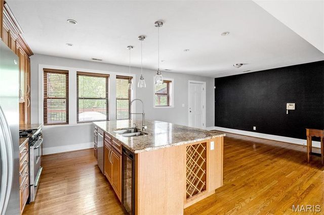 319 N Taylor Avenue C, St Louis, MO 63108