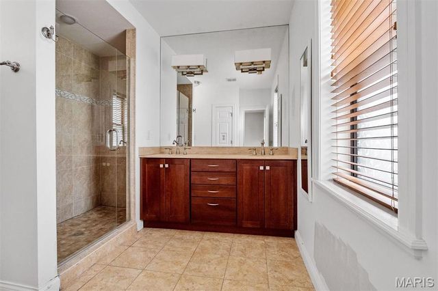 319 N Taylor Avenue C, St Louis, MO 63108