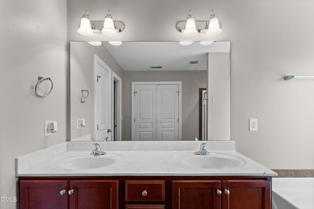 189 Kentucky Derby Lane, Lillington, NC 27546