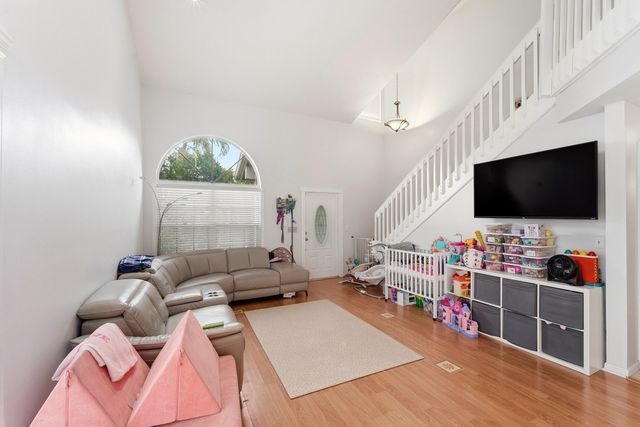 3275 NW 122nd Avenue, Sunrise, FL 33323