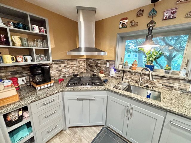 225 California Drive, Glenn Heights, TX 75154