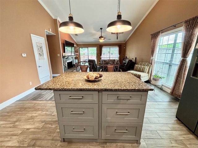 225 California Drive, Glenn Heights, TX 75154