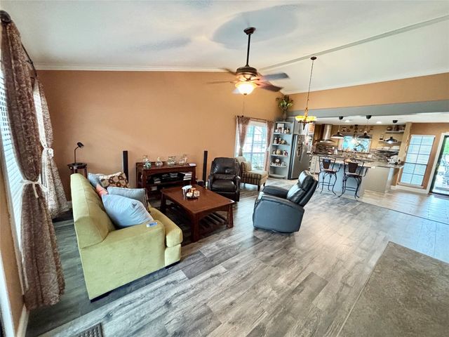 225 California Drive, Glenn Heights, TX 75154