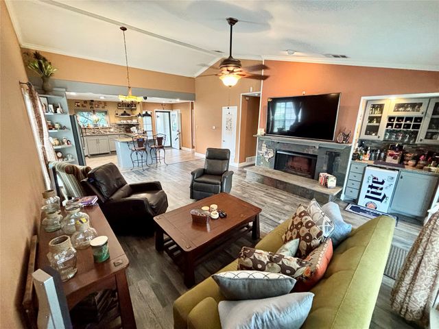 225 California Drive, Glenn Heights, TX 75154
