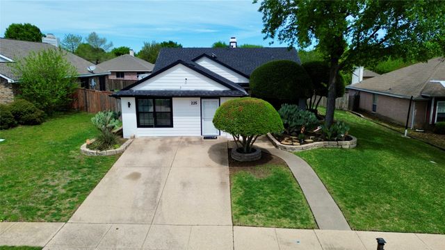 225 California Drive, Glenn Heights, TX 75154