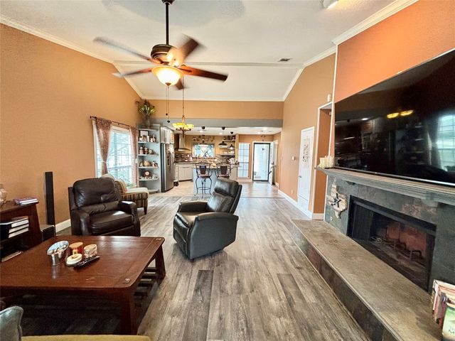 225 California Drive, Glenn Heights, TX 75154