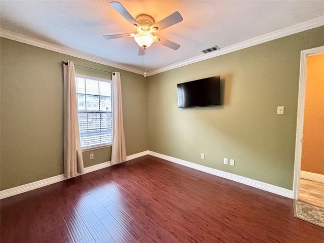 225 California Drive, Glenn Heights, TX 75154