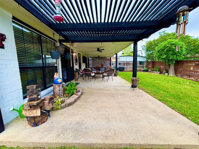 225 California Drive, Glenn Heights, TX 75154