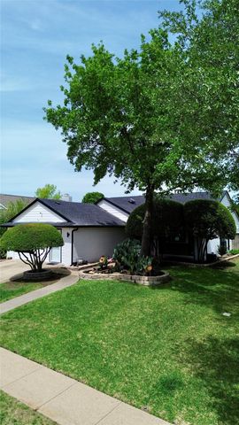 225 California Drive, Glenn Heights, TX 75154