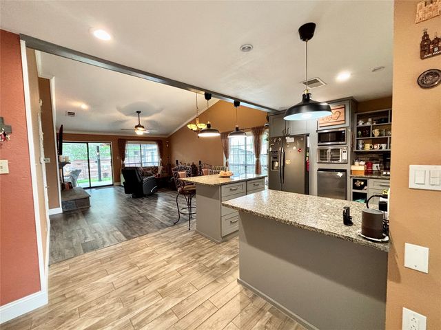 225 California Drive, Glenn Heights, TX 75154
