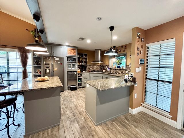 225 California Drive, Glenn Heights, TX 75154