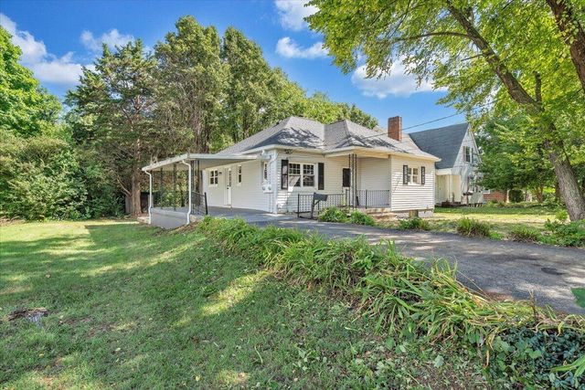 323 Whittaker AVE NE, Roanoke, VA 24012
