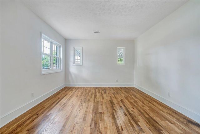323 Whittaker AVE NE, Roanoke, VA 24012