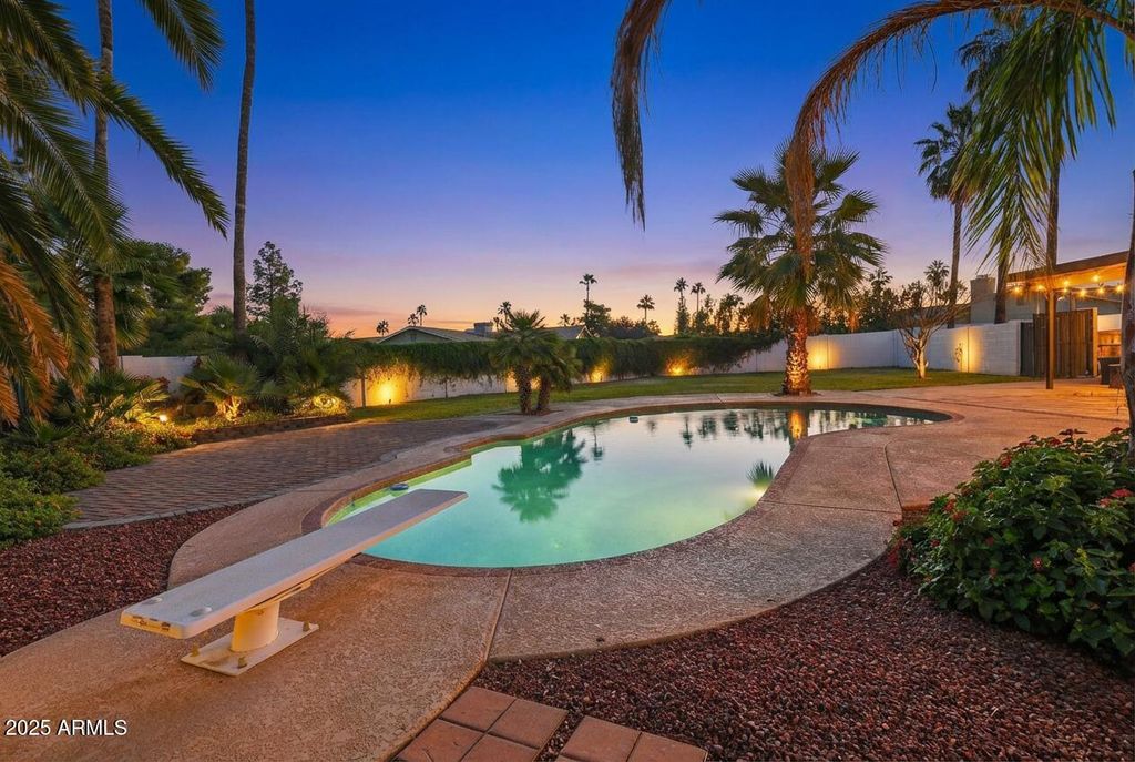 5216 E JANICE Way, Scottsdale, AZ 85254