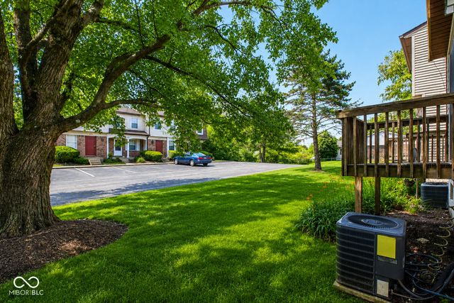 2460 S Burberry Lane, Bloomington, IN 47401