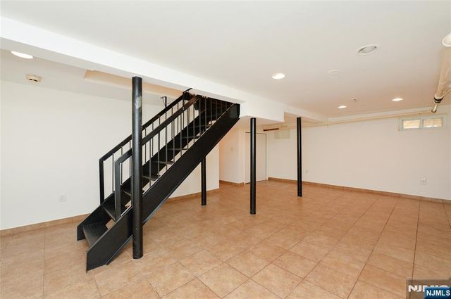 26 Bennett Road, Teaneck, NJ 07666
