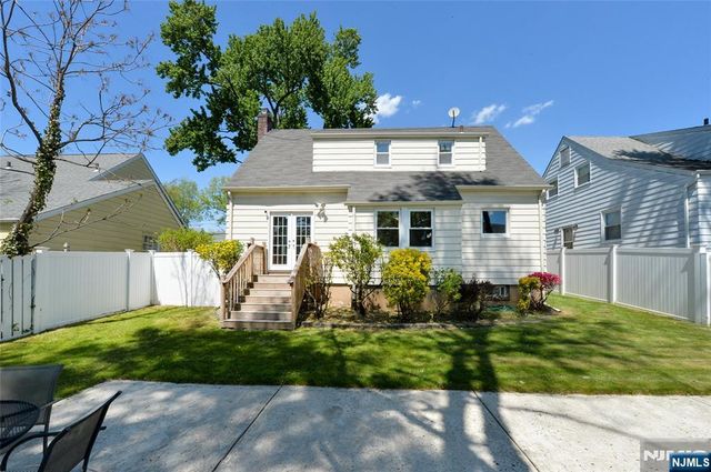 26 Bennett Road, Teaneck, NJ 07666