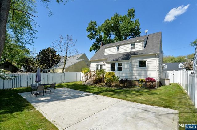 26 Bennett Road, Teaneck, NJ 07666