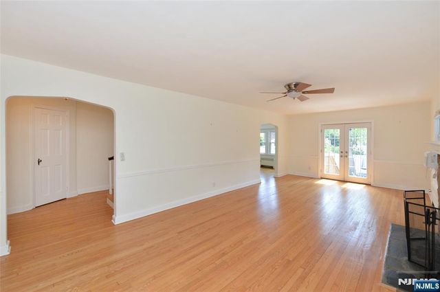 26 Bennett Road, Teaneck, NJ 07666