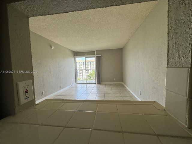801 NW 47th Ave 711W, Miami, FL 33126