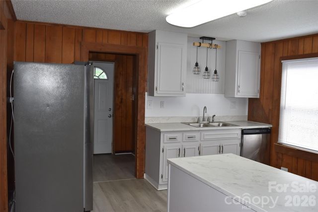 2825 Long Avenue E, Ranlo, NC 28054