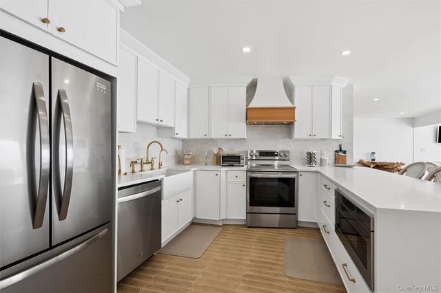 585 Dune Road B10-12, Westhampton, NY 11978