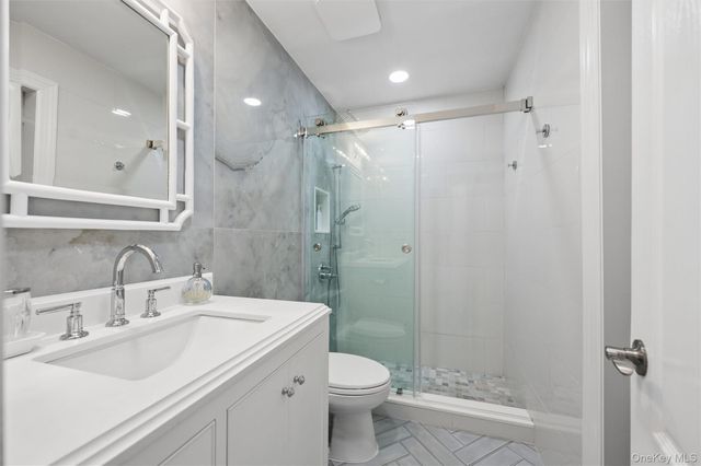 585 Dune Road B10-12, Westhampton, NY 11978