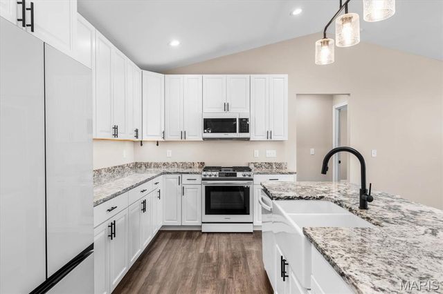 1433 Victoria Square Court, O'fallon, IL 62269