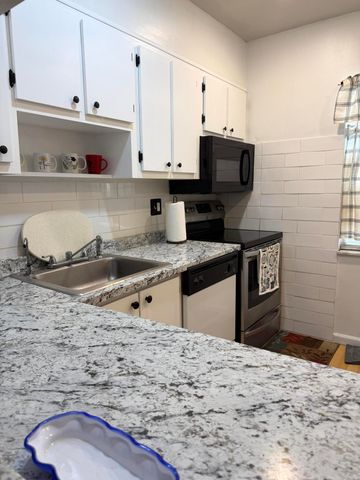 7405 W Atlantic Boulevard 201, Margate, FL 33063